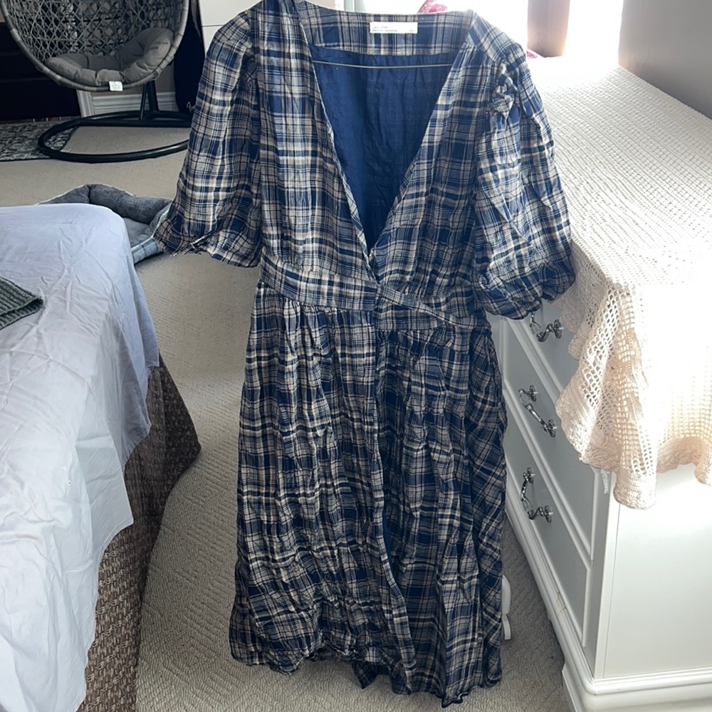 Oak + Fort navy blue and beige plaid short-sleeved midi wrap dress